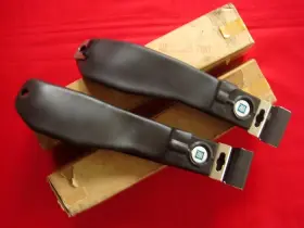 3961349 General Motor Corvette / Camaro - Pair 2 Of Lap Seat Belts 1968-71- Nos Original Gm In Boxes