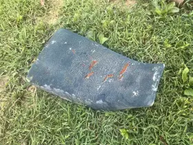 77100-ha6-0100 Honda Atc 250sx Seat Cover Is Brittle And Cracked
