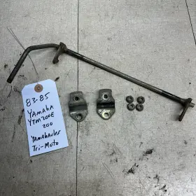 21v-24775-00-00 Yamaha 83-85 Oem Tri Moto 200e Yamahauler Ytm 200 Seat Latch Hook Assembly