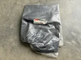 4wv-24731-40 Yamaha 00-01 Grizzly 600 Seat Cover Oem New